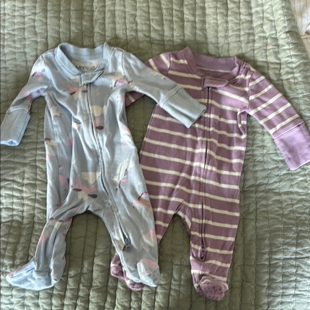 Quince 100% Organic Cotton Tight Fit Footie Pajamas